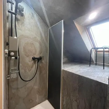 Апартаменты Gemuetliche Im 2og Haus Zur Vulkaneifel