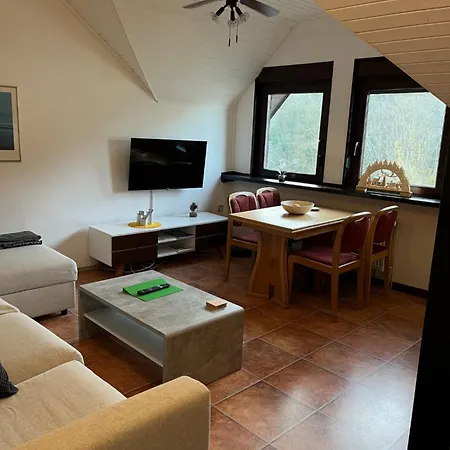 Gemuetliche Im 2og Haus Zur Vulkaneifel Appartement *
